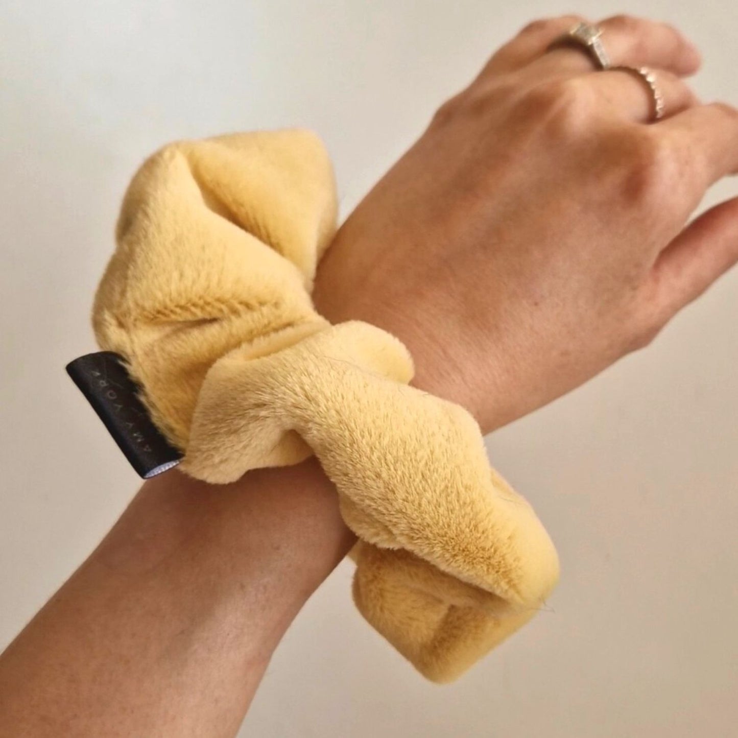 Faux-Fur Scrunchie - Yellow